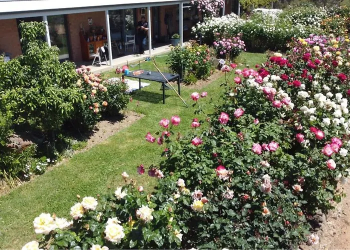 River Gardens Axedale Pet Friendly Farmstay B&B